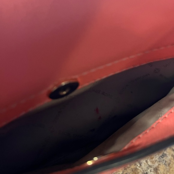 Michael‎ Kors Chain Shoulder Purse
There are some red pen marls in back pocket - Picture 5 of 7